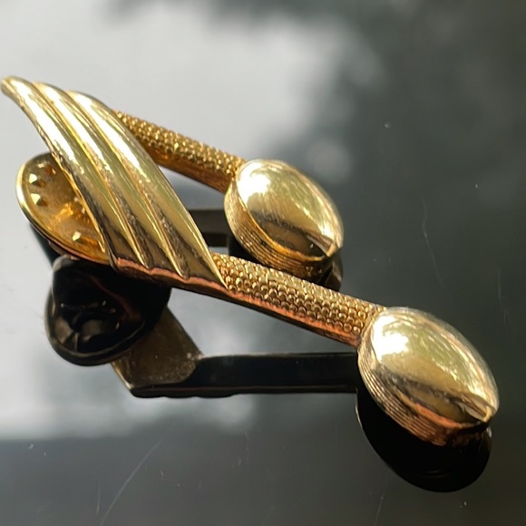 Music Note Pin - Picture 2 of 5